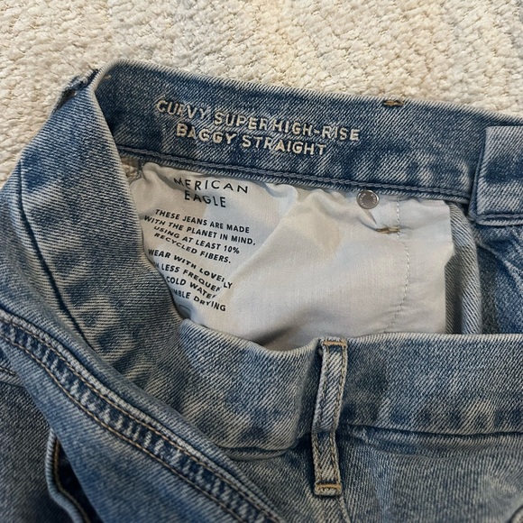 AE strigid curvy embellished jean - Picture 2 of 4